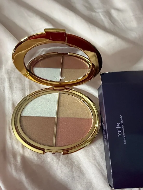 tarte Gold Round Compact Mirror Finish - Picture 4 of 4